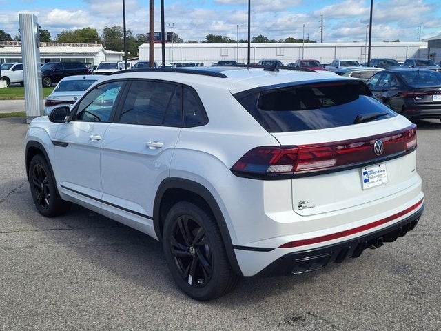 2026 Volkswagen Atlas Cross Sport 2.0T SEL R-Line Black