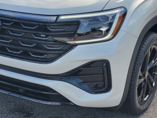 2026 Volkswagen Atlas Cross Sport 2.0T SEL R-Line Black