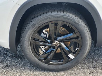 2026 Volkswagen Atlas Cross Sport 2.0T SEL R-Line Black