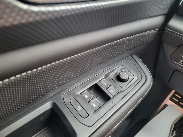 2026 Volkswagen Atlas Cross Sport 2.0T SEL R-Line Black