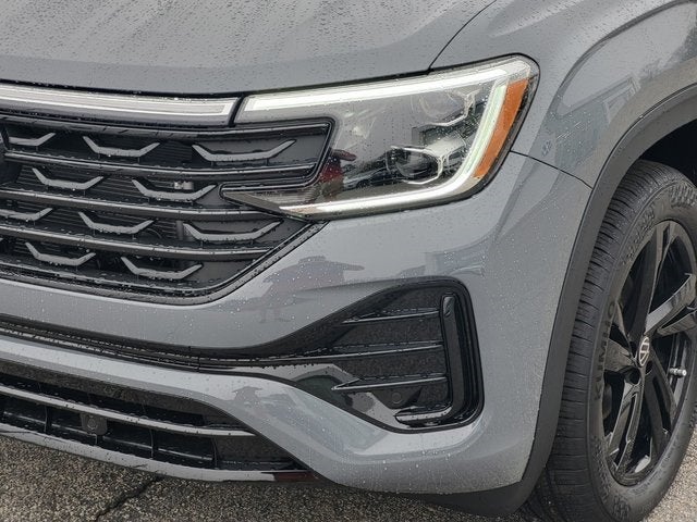 2026 Volkswagen Atlas Cross Sport 2.0T SEL R-Line Black