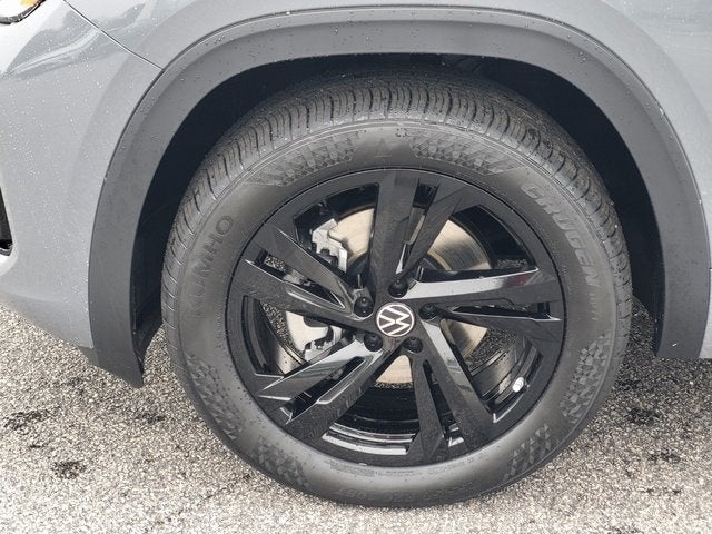 2026 Volkswagen Atlas Cross Sport 2.0T SEL R-Line Black