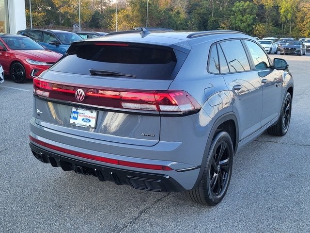 2026 Volkswagen Atlas Cross Sport 2.0T SEL R-Line Black