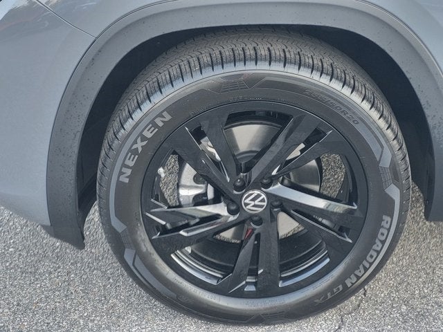 2026 Volkswagen Atlas Cross Sport 2.0T SEL R-Line Black