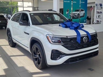 2026 Volkswagen Atlas Cross Sport 2.0T SEL R-Line Black