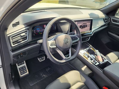 2024 Volkswagen Atlas Cross Sport 2.0T SEL R-Line