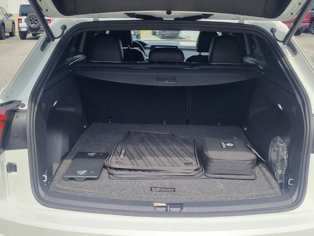 2024 Volkswagen Atlas Cross Sport 2.0T SEL Premium R-Line