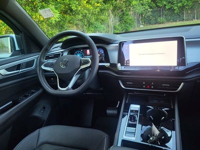 2025 Volkswagen Atlas Cross Sport 2.0T SE w/Technology