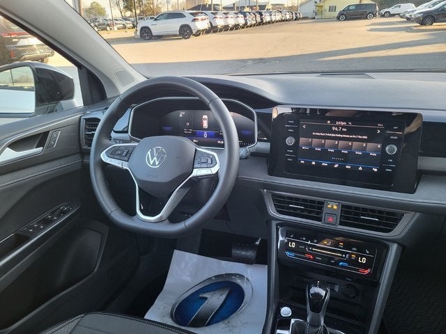 2026 Volkswagen Taos 1.5T SE Black