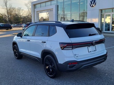 2026 Volkswagen Taos 1.5T SE Black