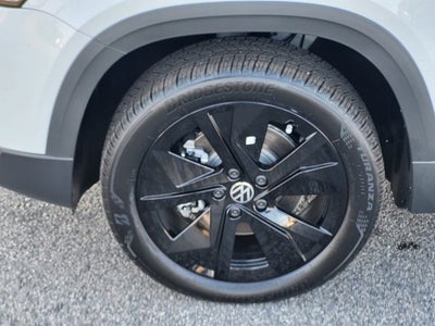 2026 Volkswagen Taos 1.5T SE Black