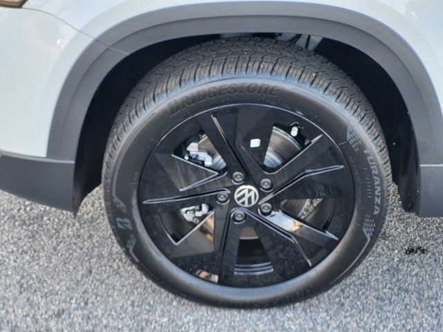 2026 Volkswagen Taos 1.5T SE Black