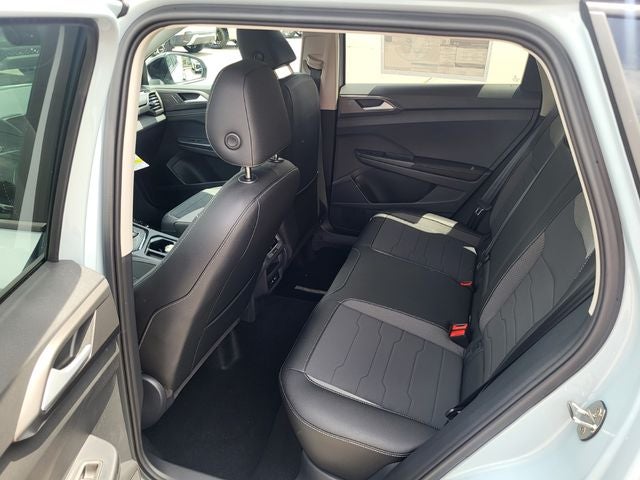 2026 Volkswagen Taos 1.5T SE Black