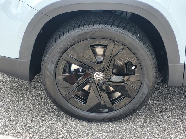 2026 Volkswagen Taos 1.5T SE Black