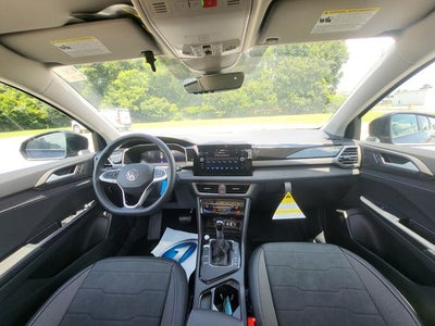 2026 Volkswagen Taos 1.5T SE Black