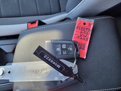 2025 Volkswagen Taos 1.5T SE