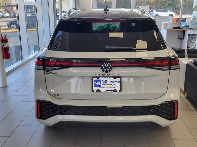 2026 Volkswagen Tiguan 2.0T SE R-Line Black