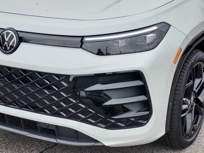 2026 Volkswagen Tiguan 2.0T SE R-Line Black