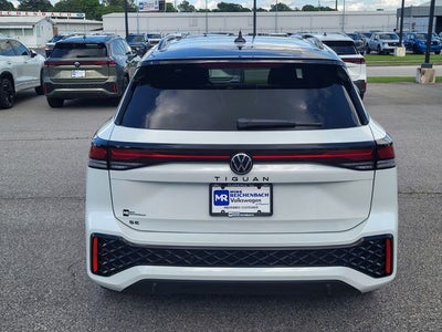 2026 Volkswagen Tiguan 2.0T SE R-Line Black