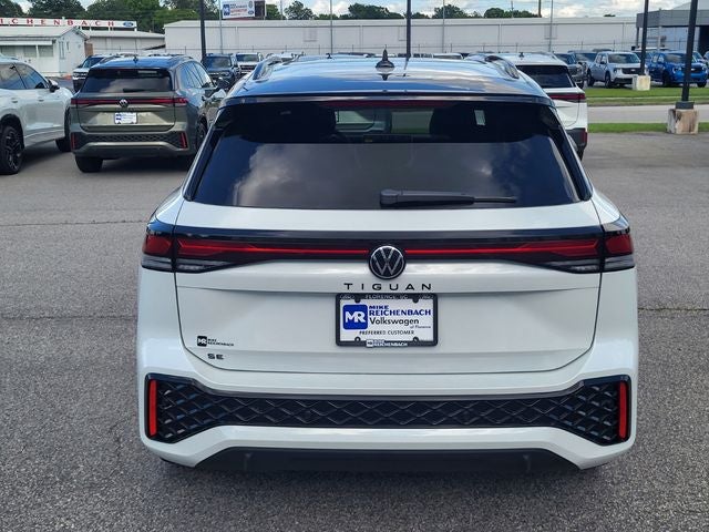 2026 Volkswagen Tiguan 2.0T SE R-Line Black