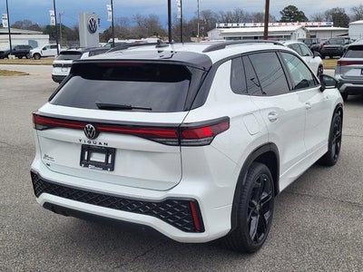 2026 Volkswagen Tiguan 2.0T SE R-Line Black