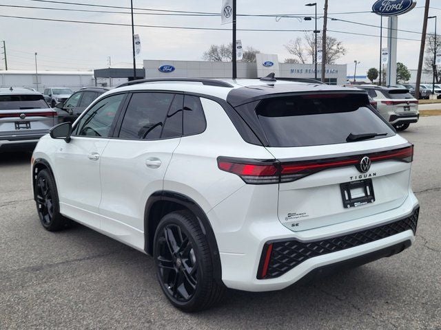 2026 Volkswagen Tiguan 2.0T SE R-Line Black