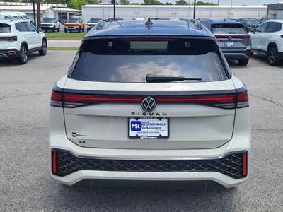 2026 Volkswagen Tiguan 2.0T SE R-Line Black